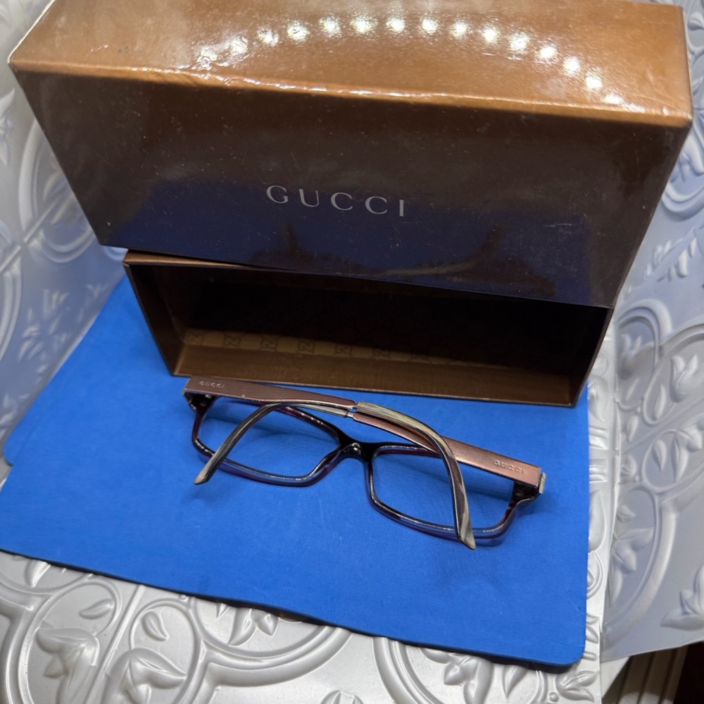 Gucci purplish Burgundy Eyeglass frames only
GG2926/STRASS LGY - Picture 7 of 8
